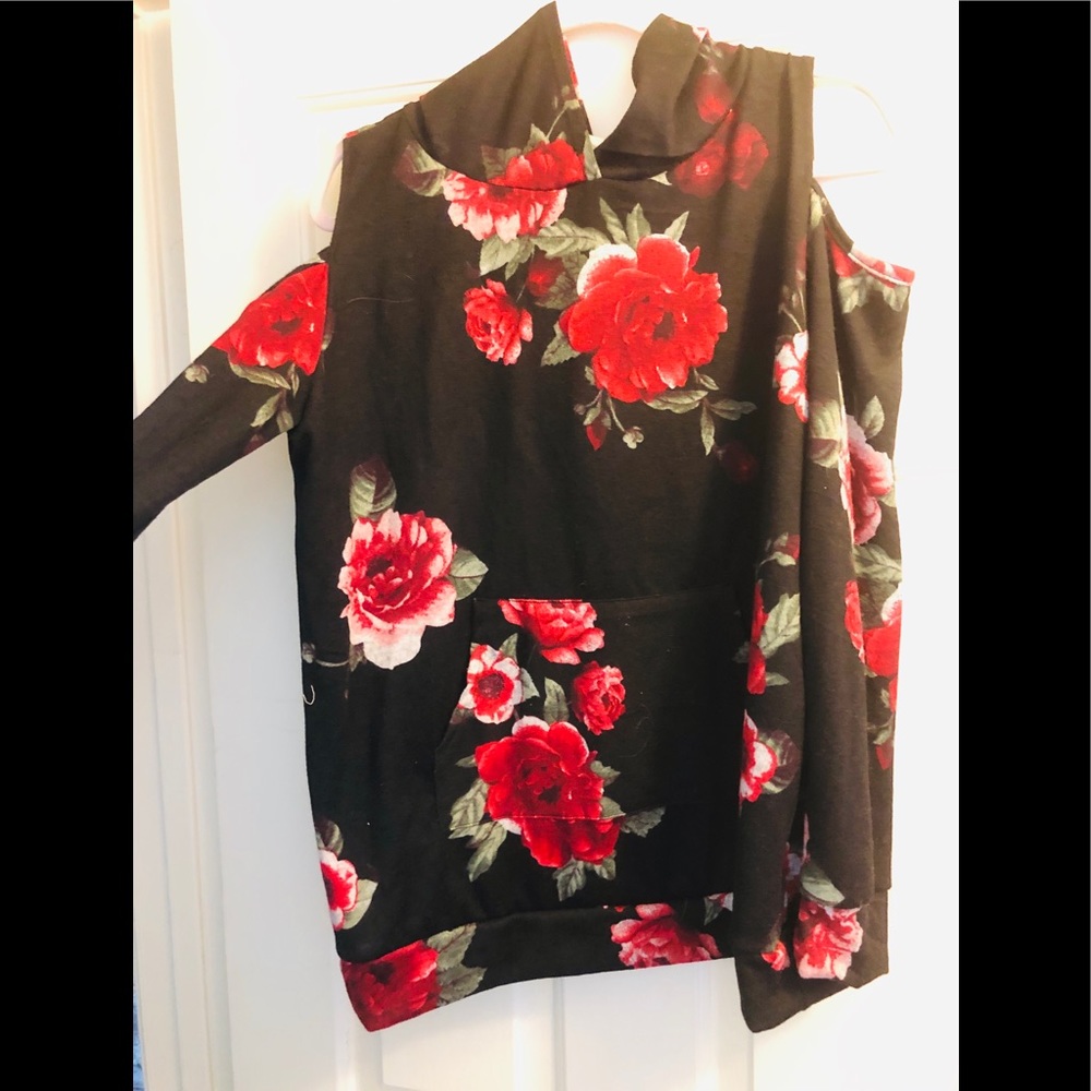 Cold shoulder hooded floral top